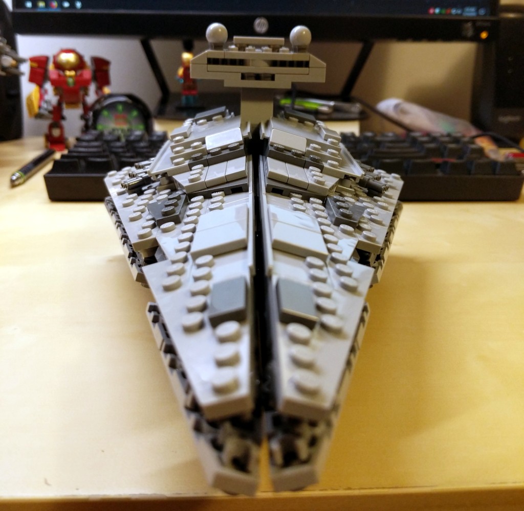 LEGO 8099 Midi-Scale Imperial Star Destroyer front view