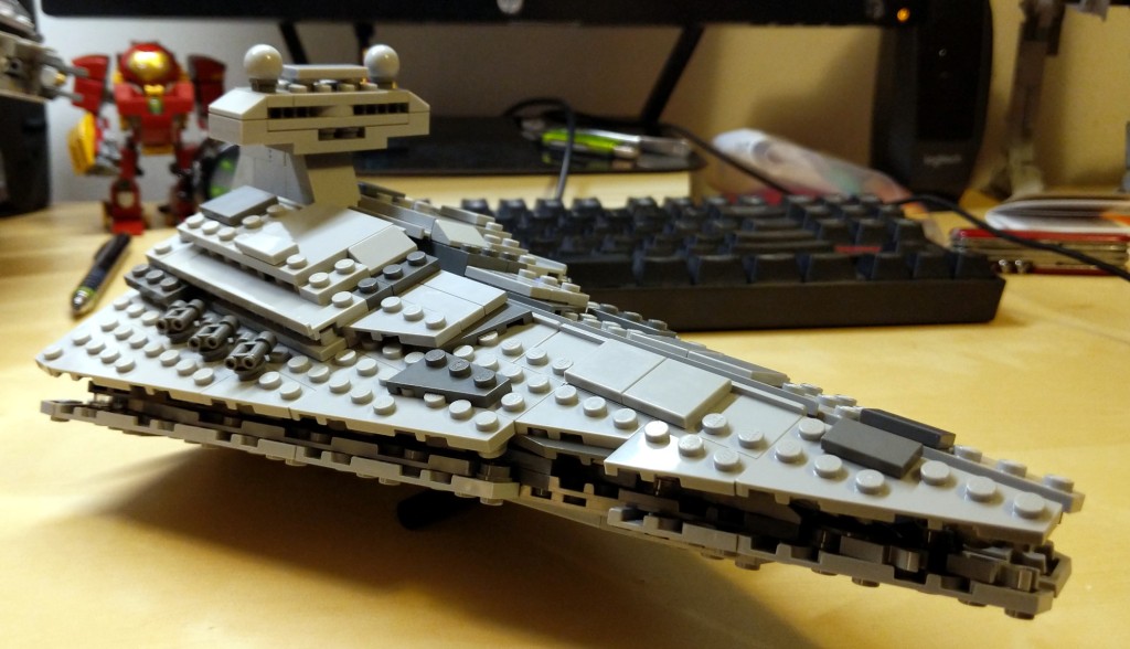 LEGO 8099 Midi-Scale Imperial Star Destroyer side view