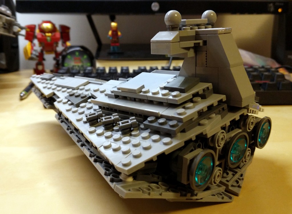 LEGO 8099 Midi-Scale Imperial Star Destroyer rear view