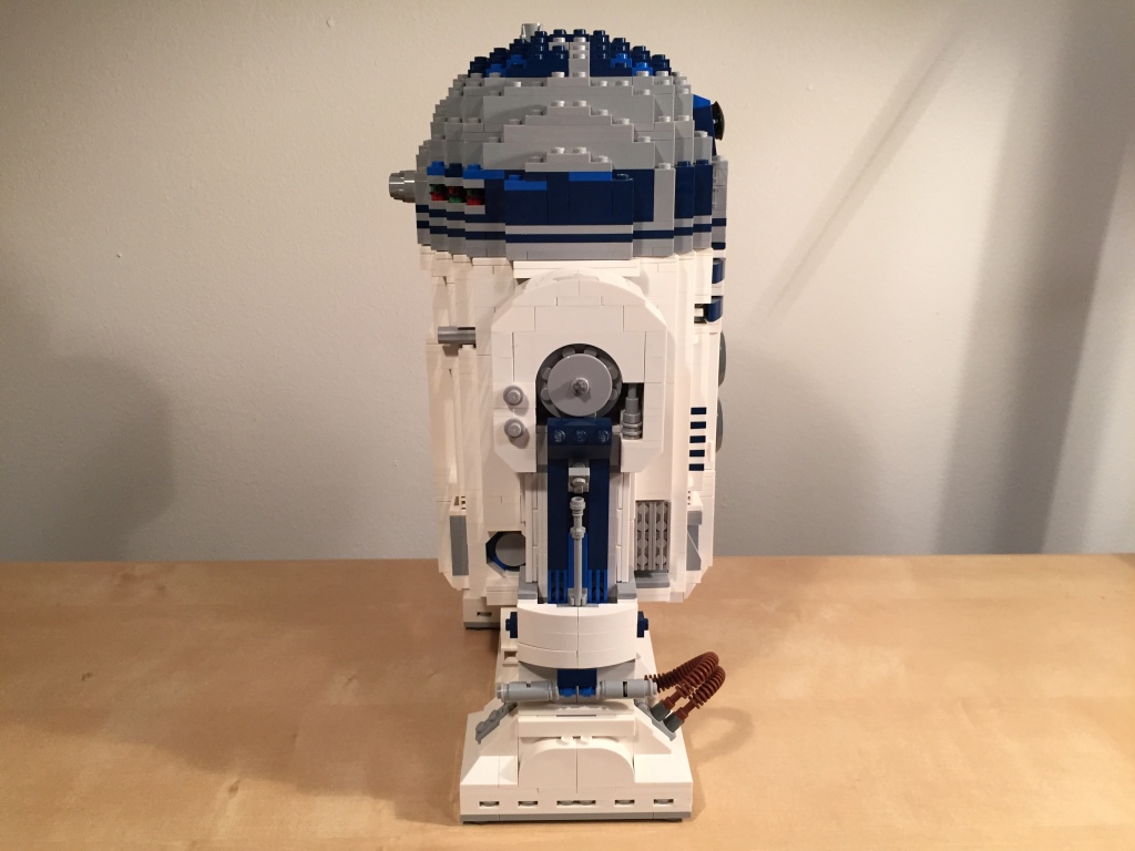 LEGO R2-D2 10225 right side