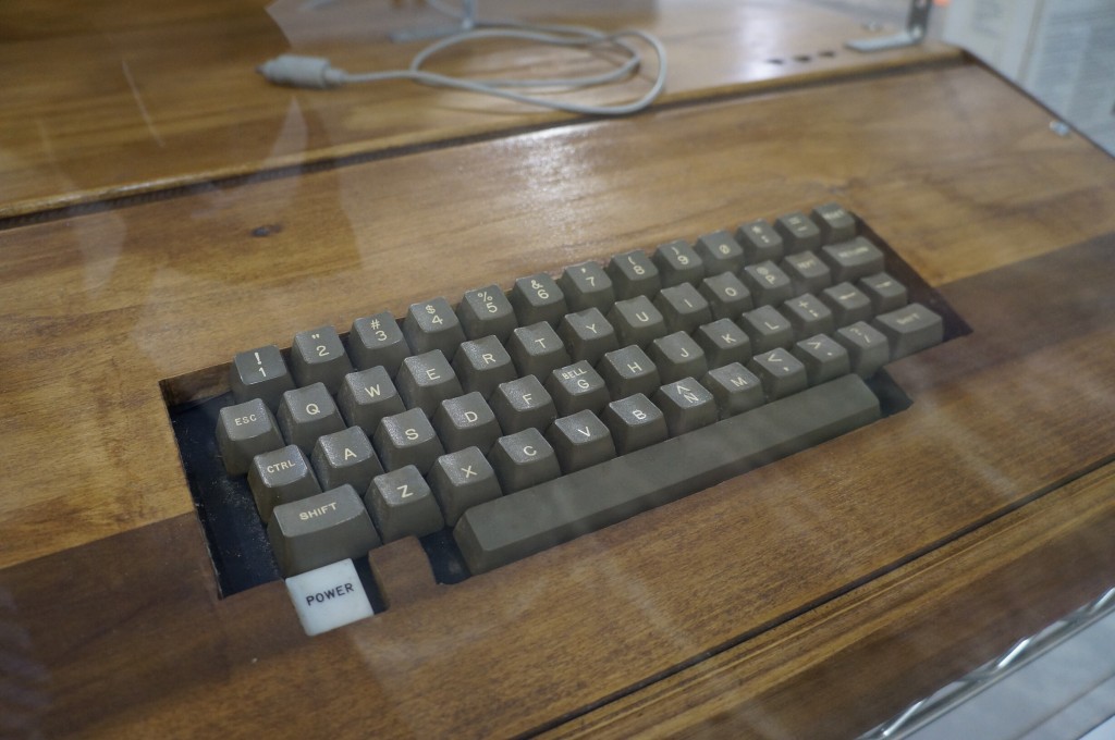 VCFSE 2.0, Computer Displays, Apple I in Wood Case