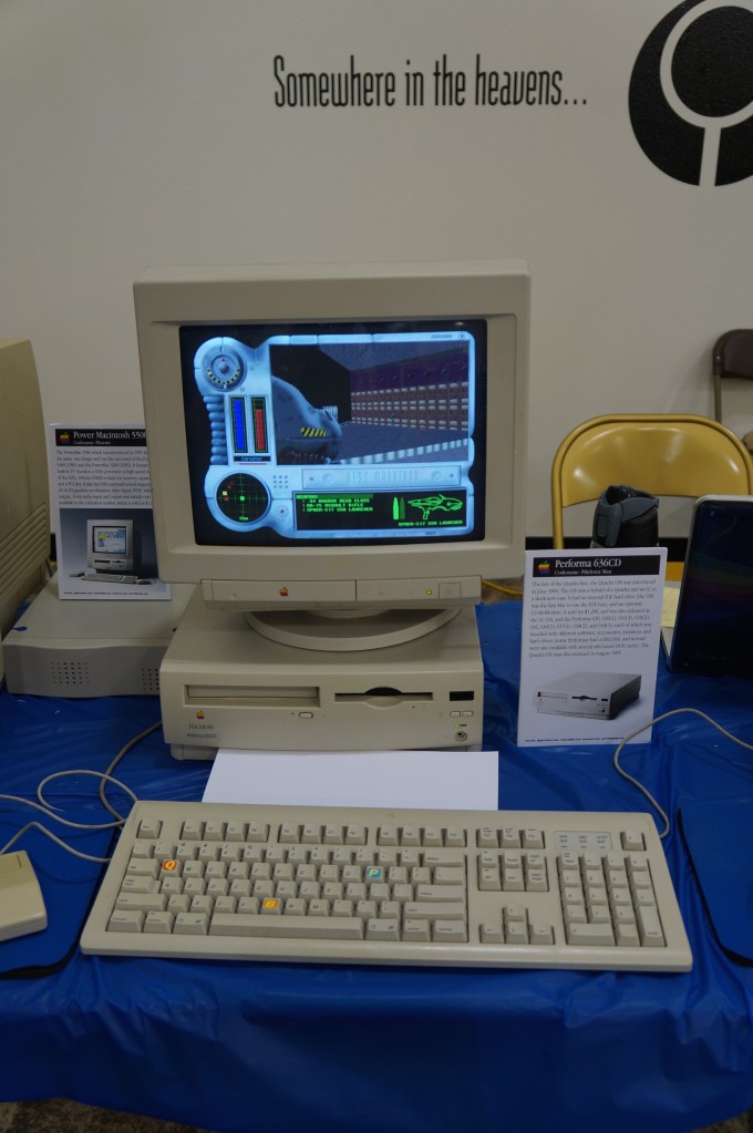 VCFSE 2.0, Exhibition Hall, Apple Macintosh Performa 636CD