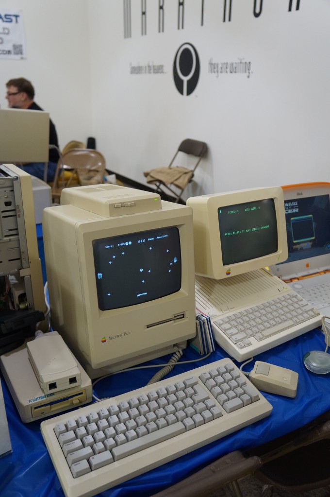 VCFSE 2.0, Exhibition Hall, Macintosh Plus, Apple IIc, Orange Clamshell iBook