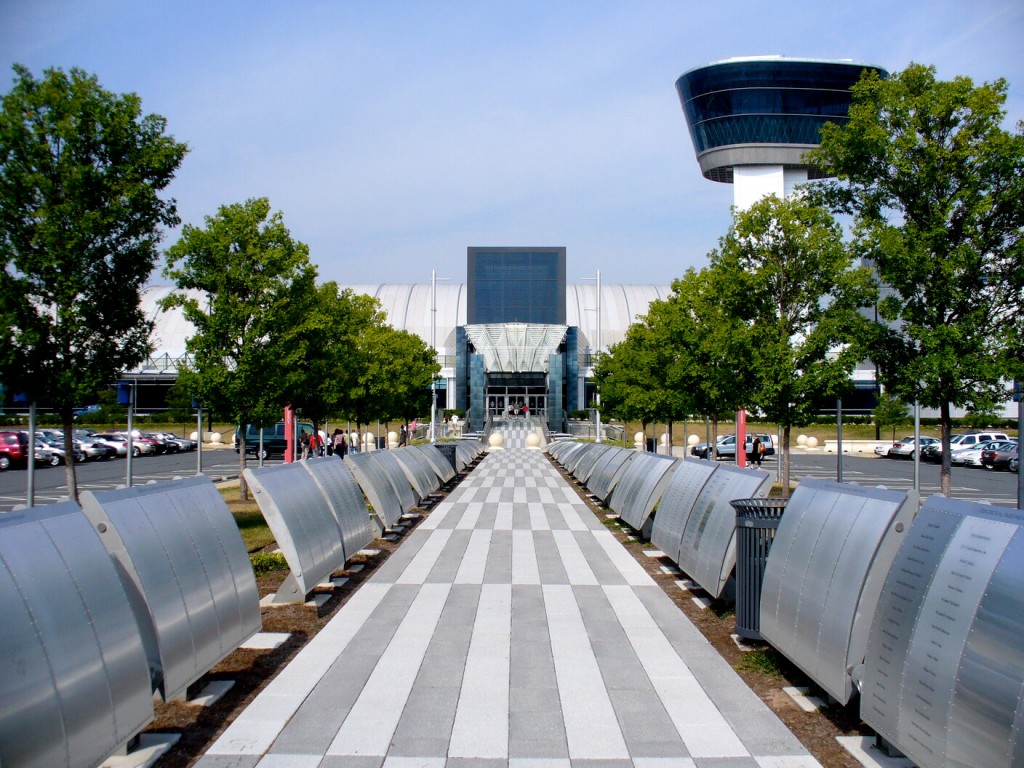 National Air and Space Museum, Udvar-Hazy Center, Entrance