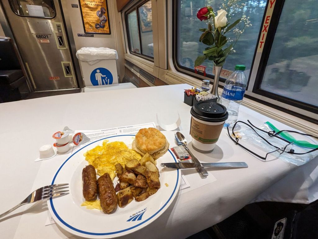 Amtrak Silver Meteor Train, Dining car breakfast, Savannah to Penn Station, NYC.